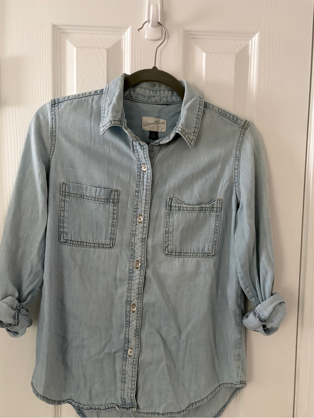 Universal Thread Lightwash Denim Button-Down Shirt XS